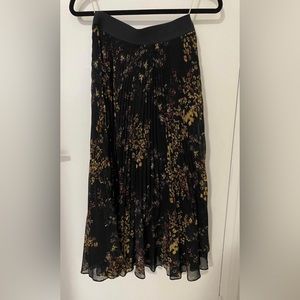 Aritzia Wilfred Twirl Pleated Midi Skirt